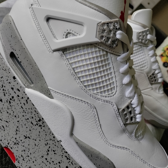 Air Jordan 4 main image 5